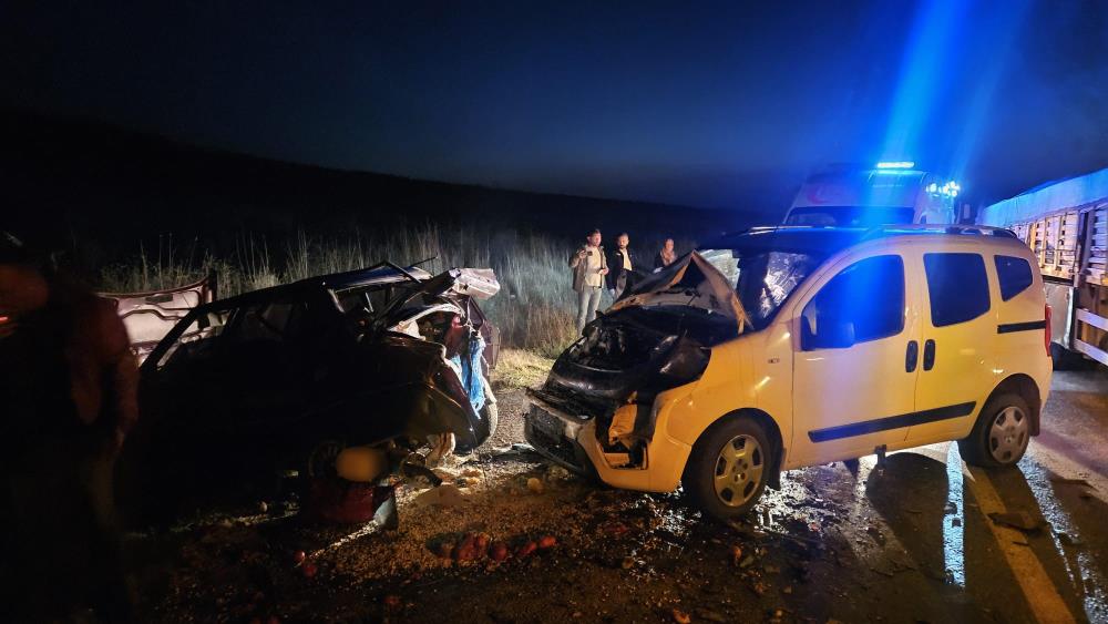 İki araç birbirine girdi; Yaralılar var… Çorum’un Alaca ilçesinde hafif