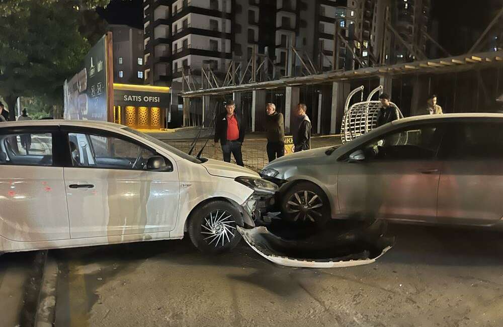Niğde'de kontrolden çıkan otomobilin