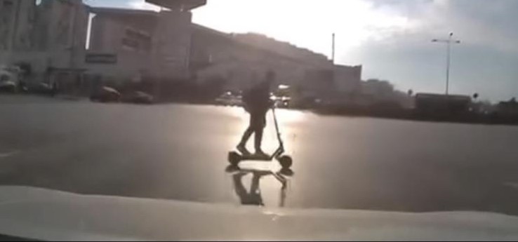 Bursa’da scooter sürücüsü ölümden döndü Bursa’da kavşakta kırmızı ışık