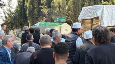 Manisa'nın Akhisar ilçesinde tur otobüsü