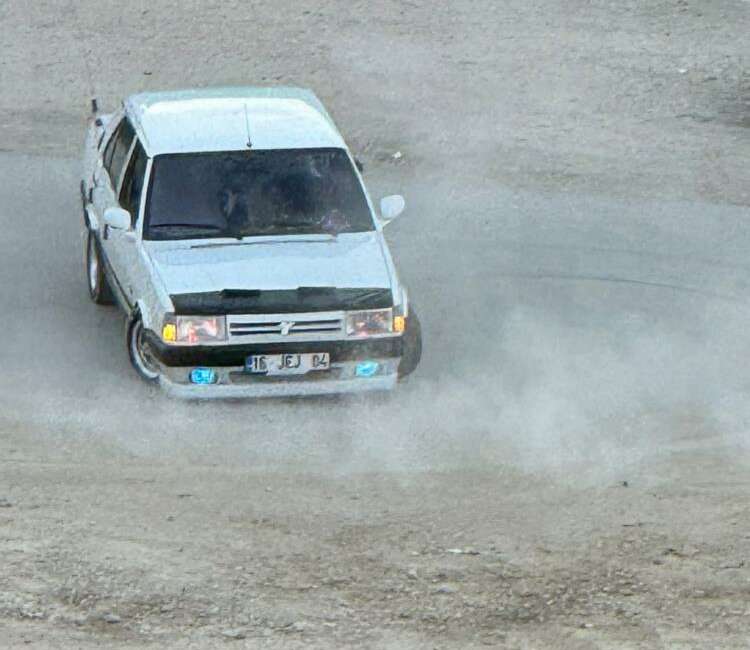 Bursa’da drift atmanın faturası ağır oldu! Bursa’da drift atan otomobil