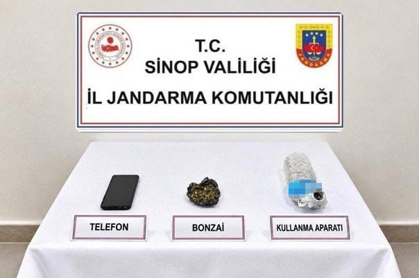 Jandarmadan uyuşturucu operasyonu: 4 şüpheli yakalandı Sinop'un Boyabat ve Durağan