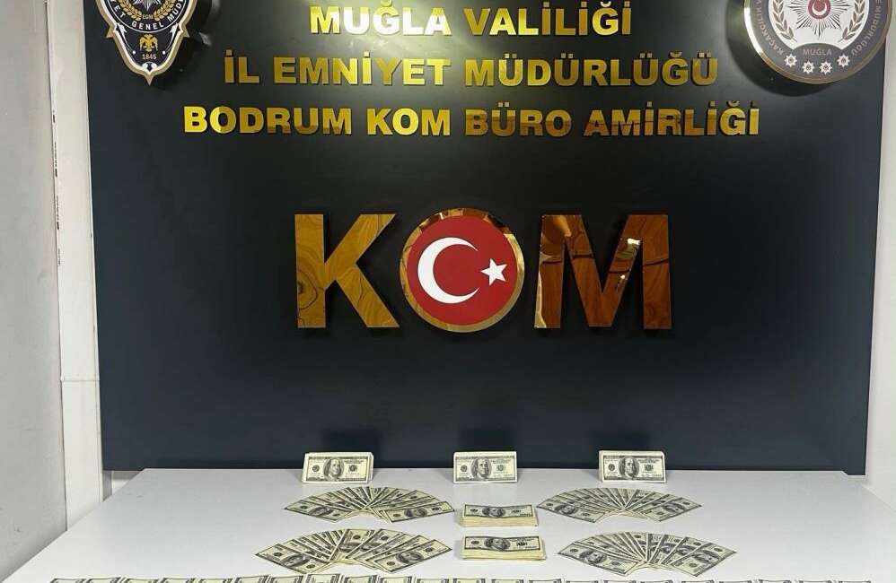 Sahte dolar operasyonu: 46 bin 200 dolar ele geçirildi Muğla’nın Bodrum ilçesinde piyasaya