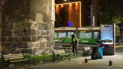 Kayseri’nin Melikgazi ilçesinde bir bankın