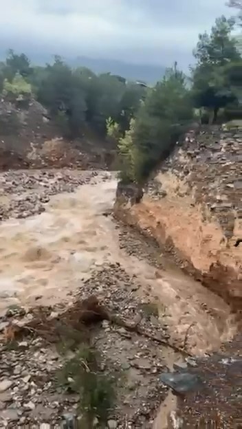 Bursa’da o derede heyelan yaşandı! Bursa'da sağanak yağış sonrası