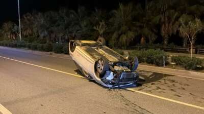 Antalya'nın Alanya ilçesinde iki otomobilin
