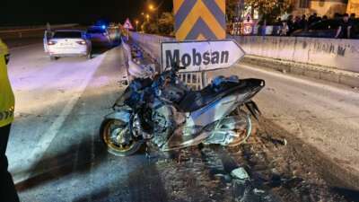 Hatay’da seyir halindeki motosiklet, direksiyon