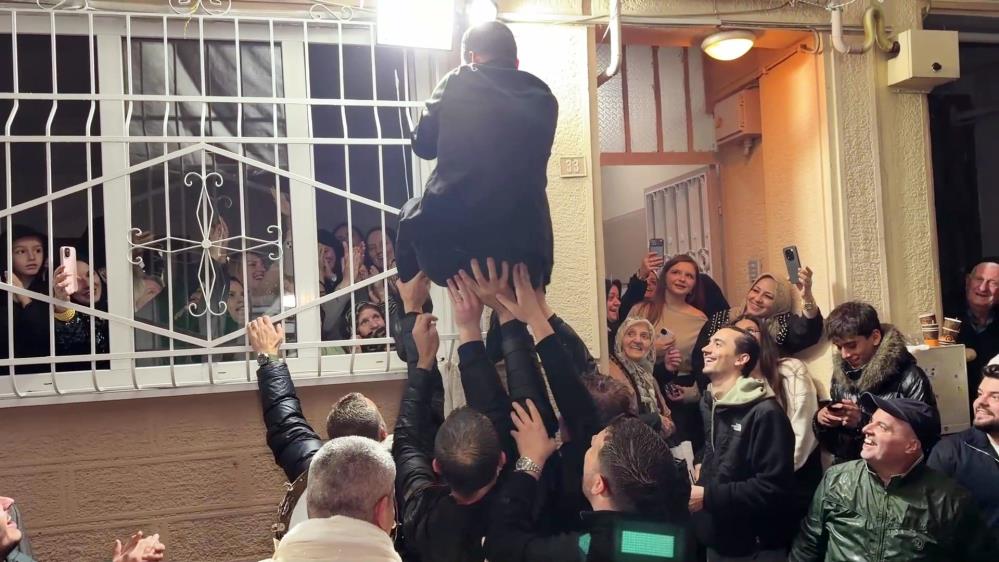 Bursa’da damat düz duvara tırmandı, eğlence zirve yaptı Bursa’da fırtına ve şiddetli
