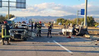 Çorum’da iki otomobilin çarpışması sonucu