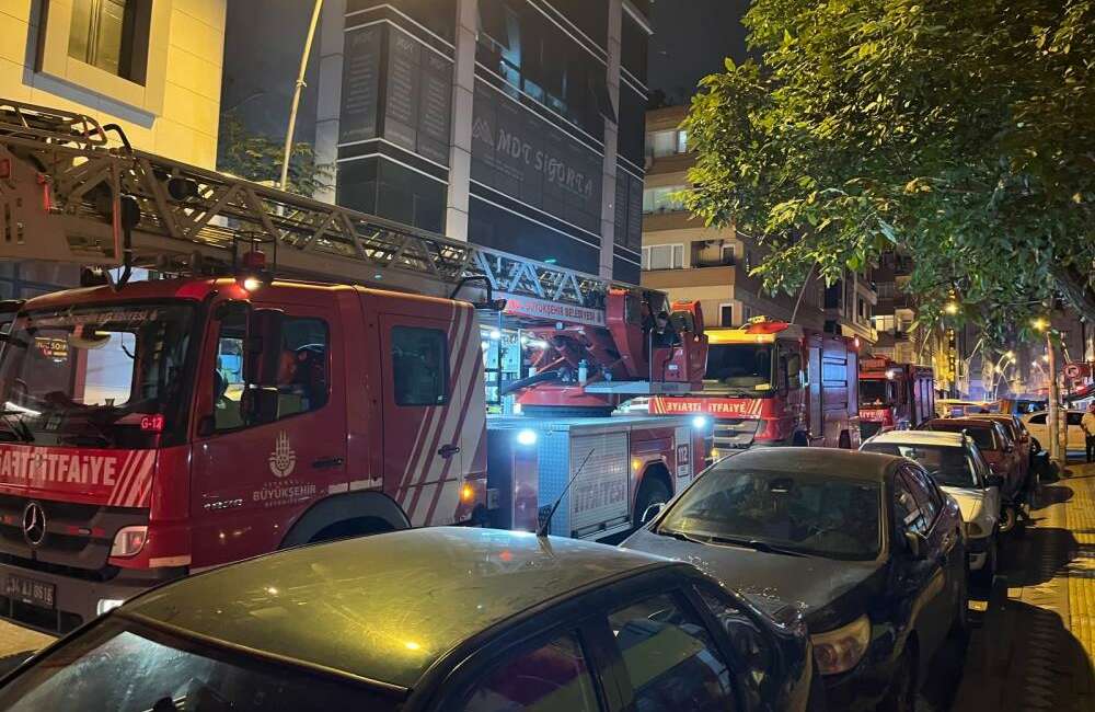 6 katlı apart otelde yangın İstanbul Bahçelievler'de 6 katlı