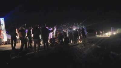 Şanlıurfa'da otomobilin tahliye kanalına devrilmesi