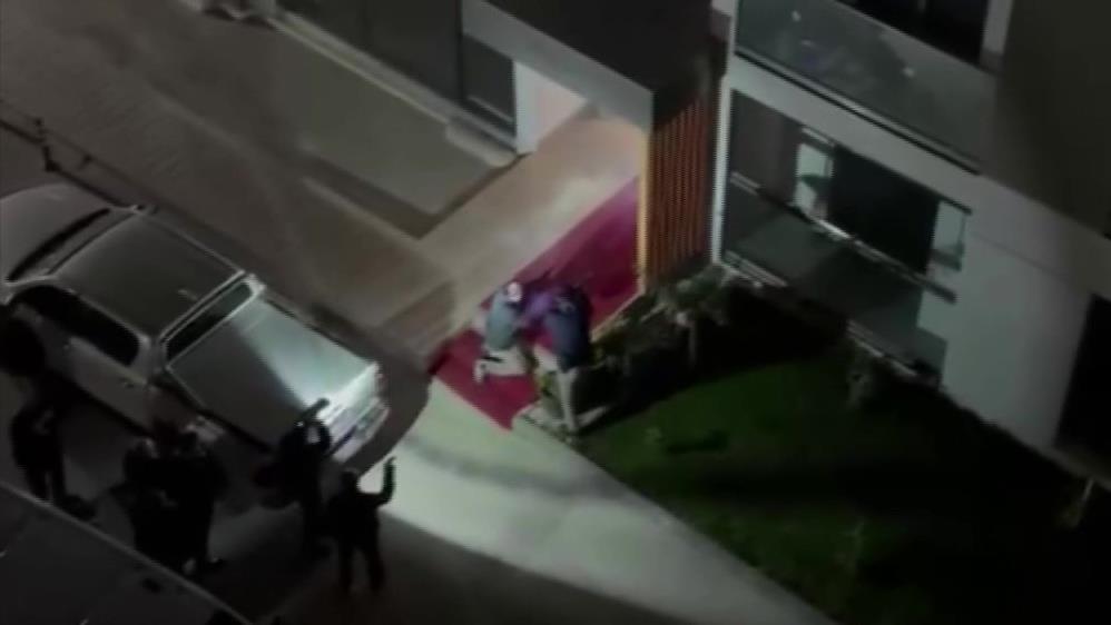 Binaya giren yaban domuzu, polis operasyonuyla etkisiz hale getirildi Amasya'da bir sitedeki