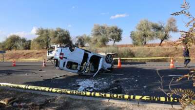 Nevşehir’in Hacıbektaş ilçesinde refüje çarptıktan