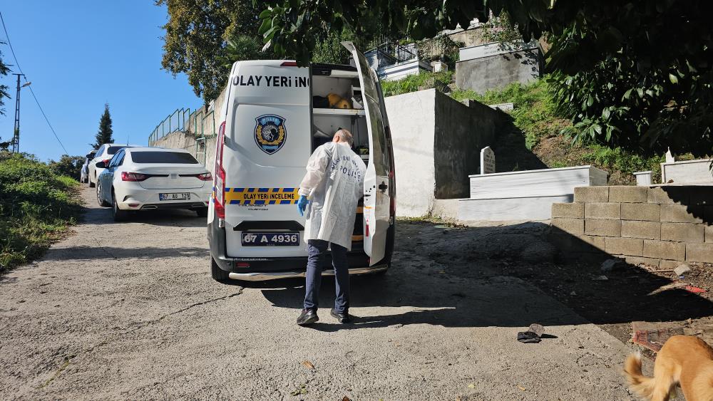 Emekli polis memuru mezarlıkta ölü bulundu Zonguldak'ın Kozlu ilçesinde emekli