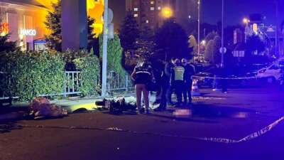 İstanbul Küçükçekmece’de motosikletin otomobille çarpıştığı