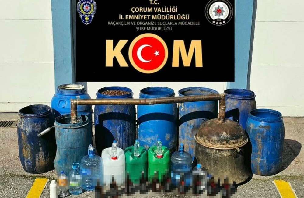 Kaçak alkol operasyonu: 2 gözaltı Çorum'da polis ekipleri tarafından