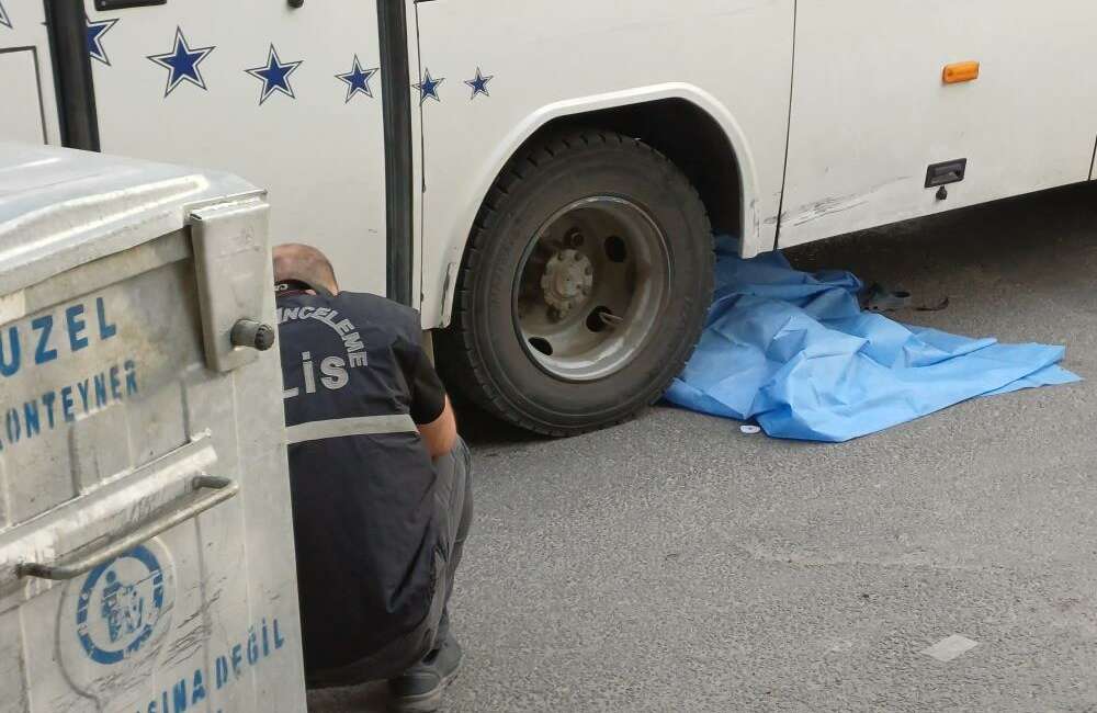 İşçi servisinin çarptığı 8 yaşındaki çocuk hayatını kaybetti Manisa'nın Salihli ilçesinde servis