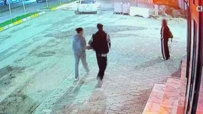 Adıyaman'da yolda yürüyen bir