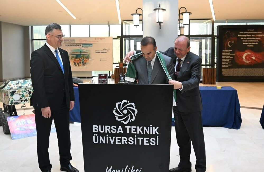 Matlı’dan Bakan Kacır’a Bursaspor atkısı Bursa Ticaret ve Sanayi