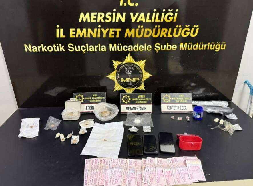 Uyuşturucu taciri 5 şüpheli yakalanıp tutuklandı Mersin polisinin uyuşturucu ile
