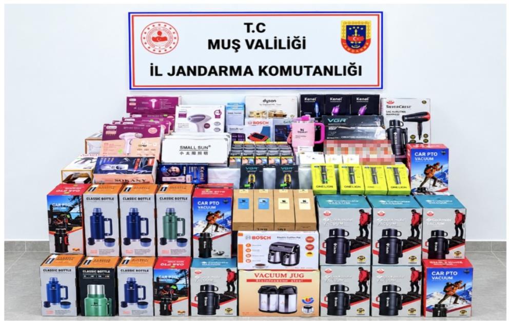 700 bin TL değerinde kaçak ürün ele geçirildi Muş’ta jandarma ekiplerince düzenlenen