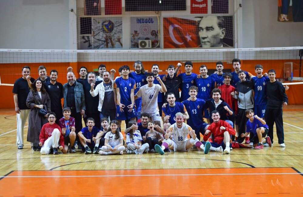 Kim tutar İnegöl Belediyespor’u; Başkan Taban tribünden destek verdi Kim tutar İnegöl Belediyespor’u; Başkan Taban tribünden destek verdi