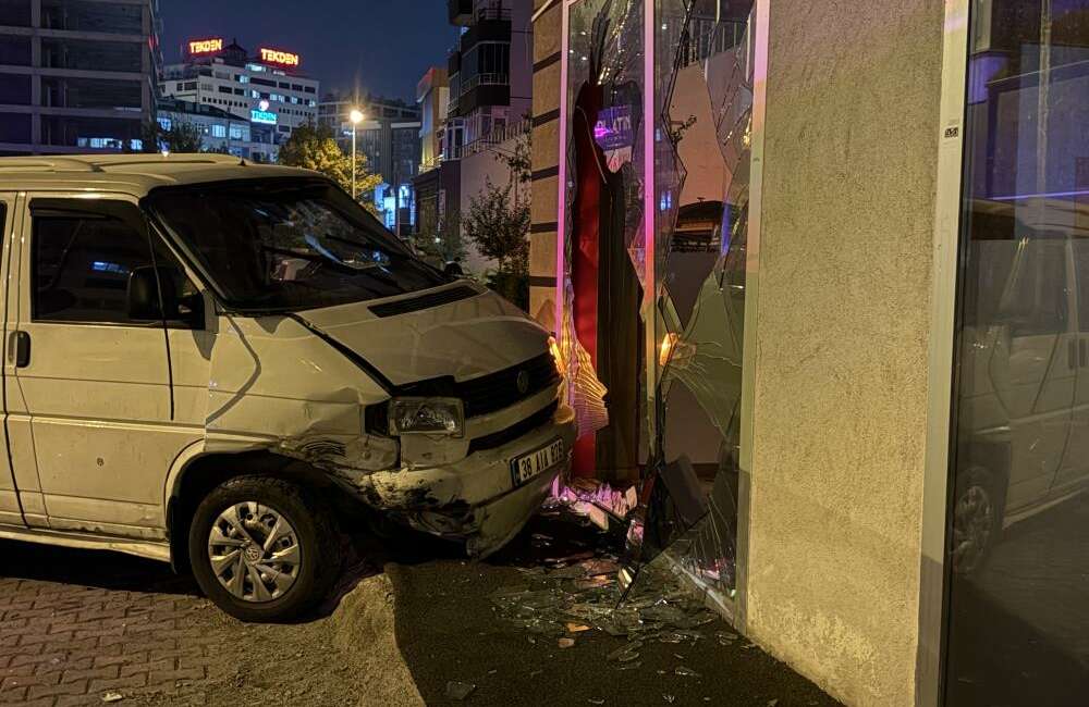 Kayseri’nin Kocasinan ilçesinde otomobil