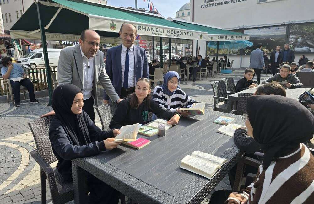 Bursa’da Orhaneli’de kitap okuma seferberliği Bursa'nın Orhaneli ilçesinde