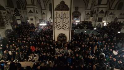 Bursa'da sabah namazının cemaatle kılınmasını