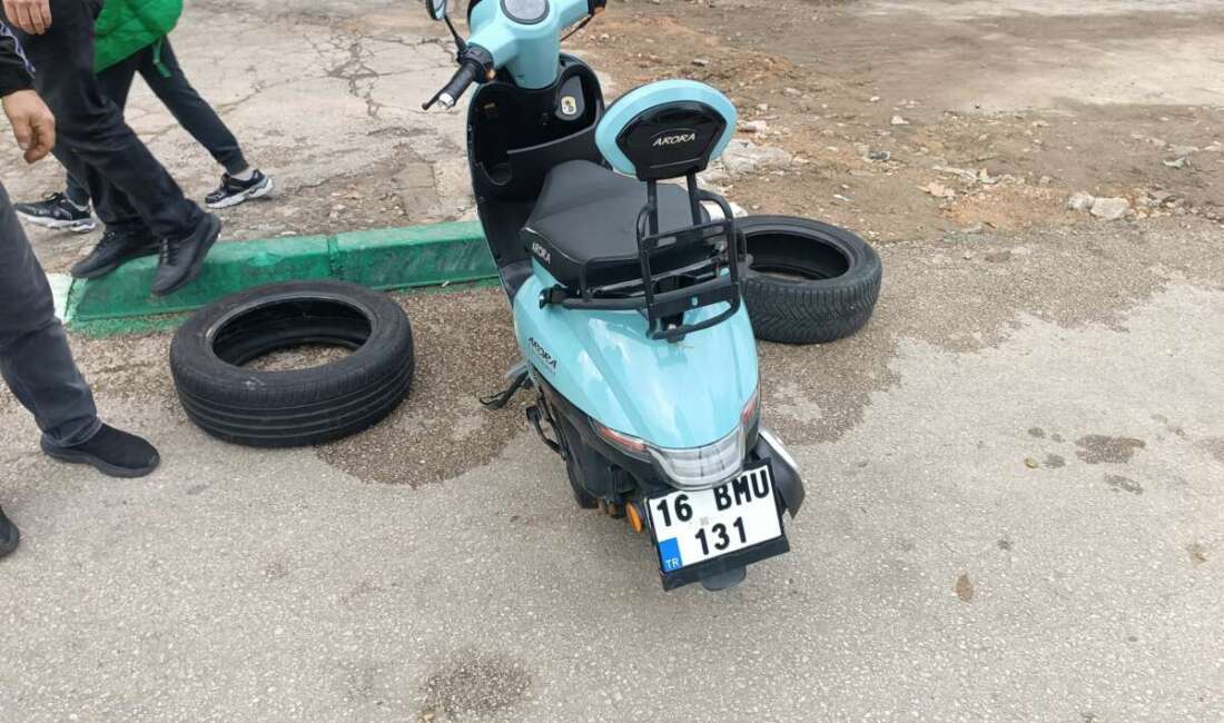 Bursa’da motosiklet yayaya çarptı: İkisi de metrelerce sürüklendi Bursa Osmangazi Demirtaş Mahallesi’nde