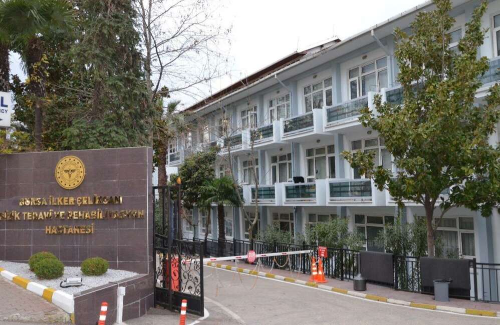 Bursa’da tartışma yaratan hastane; 60 yatağa düşürmek hangi aklın ürünü? Bursa'da 723 yıllık şifa