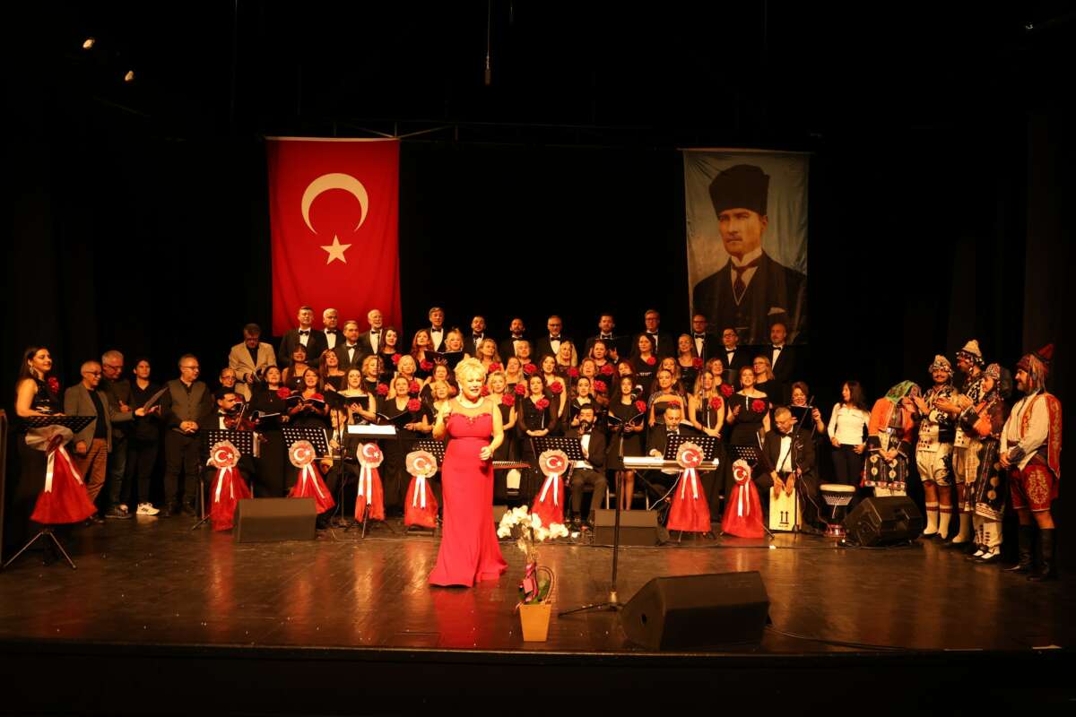 Nilüfer’de 29 Ekim Cumhuriyet Bayramı Özel Konseri izleyenlerden tam not aldı
