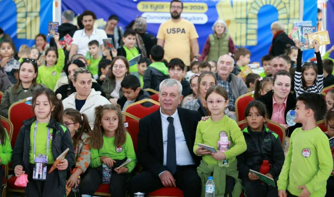 Minik okurlar Osmangazi Kitap Günlerine büyük ilgi gösteriyor Osmangazi Belediyesi’nin kitapseverleri birbirinden