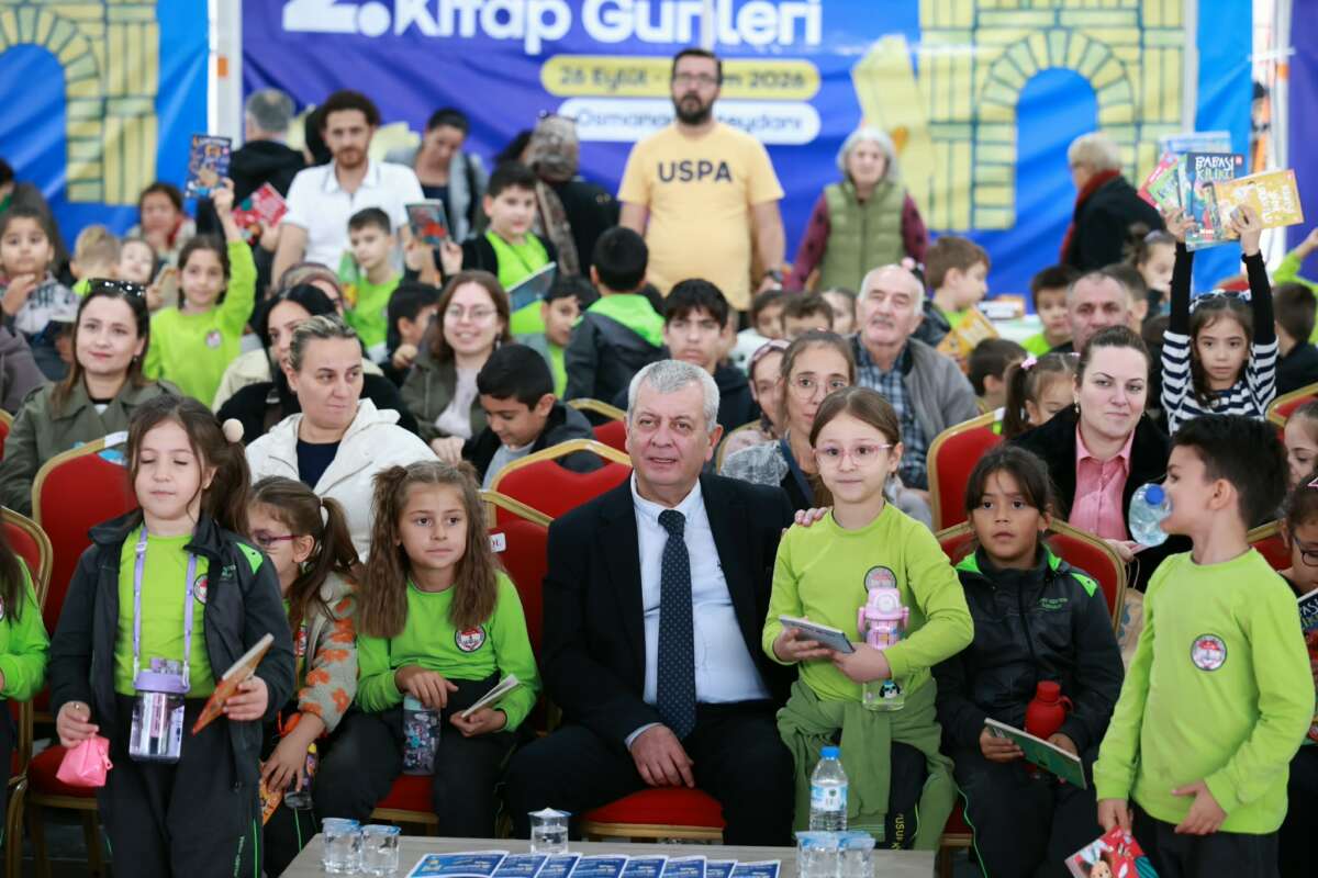 Minik okurlar Osmangazi Kitap Günlerine büyük ilgi gösteriyor