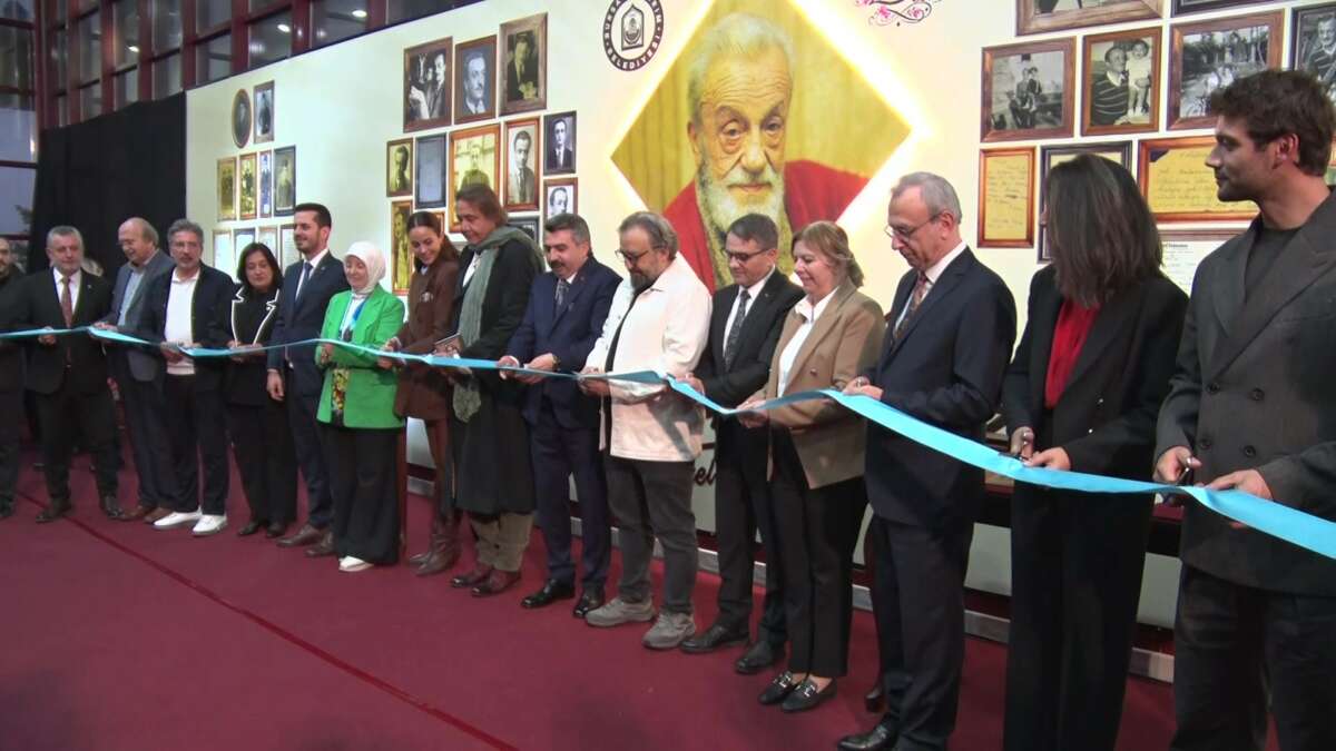 Yıldırım’da kültür sanat sezonu “Bir Adam Yaratmak” ile açıldı
