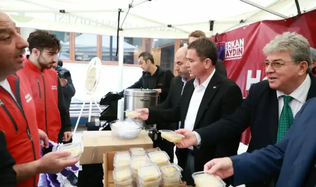 Başkan Aydın, Osmangazi’de vatandaşı dinliyor, sorunlara çözüm arıyor Osmangazi’de yaşayan vatandaşların sorunlarını dinleyerek