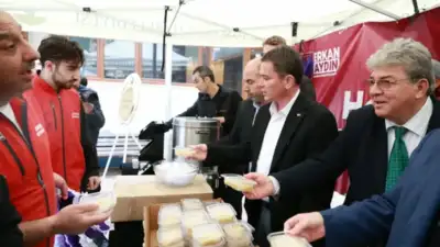 Osmangazi’de yaşayan vatandaşların sorunlarını dinleyerek