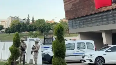 Adana’da Çukurova Belediyesi’ne sabah saatlerinde