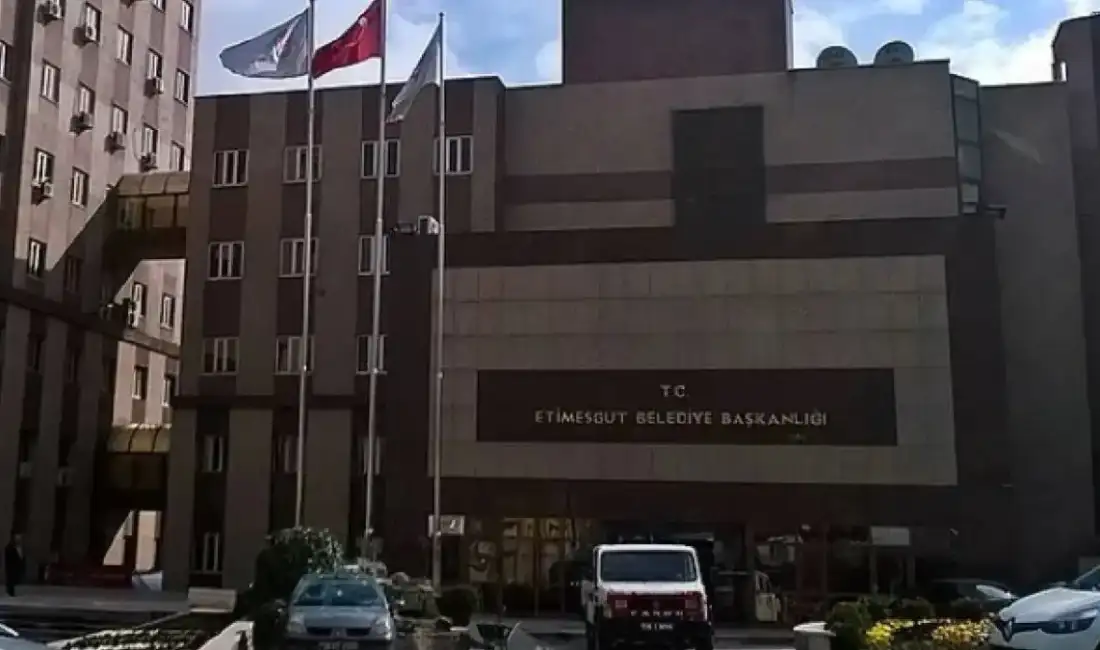 Ankara'da Etimesgut Belediyesi'ne sabah