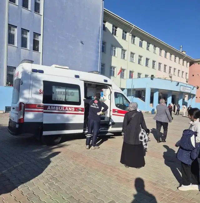 Ortaokulda dehşet! Öğrenci 5 arkadaşını bıçakladı İstanbul Başakşehir'deki Şeyh Şamil